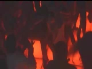 二 俄 femme fatale 在 disco 夜總會