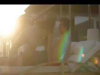 Jemagat öňünde xxx clip on maldives sunbed