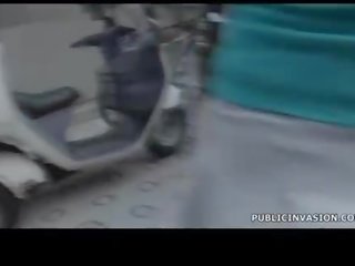 Фантастичний підліток дорогий отримує crotch лизнув