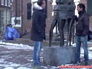 금발의 slattern 에 암스테르담 빨기 곡괭이