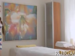 Awesome nymph mixes massaž and porno scene