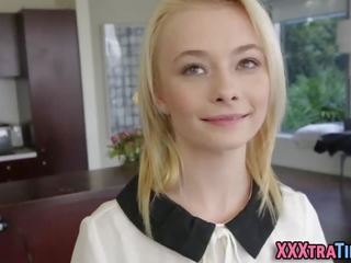 Mini blondinke dobi smetana