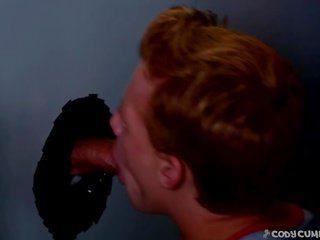 Billy strikes paydirt s cody pri a locker soba luknja slave
