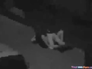 一对 他妈的 上 该 街头 在 夜晚