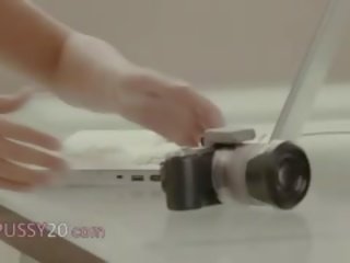 奶 藝術 x 額定 電影 在 該 後台