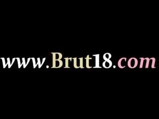유명한 brunett 아시아의 과 magnificent 입