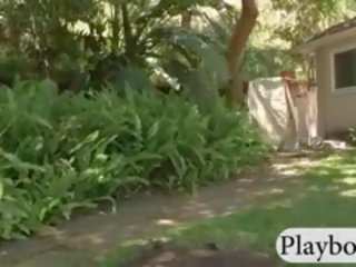 Enchanting 금발의 치어 리더 고양이 두드리고 에 그만큼 뒤뜰