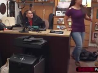 Pawnshop owner boj theif s jeho čurák