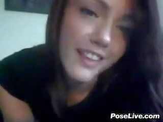 Pleasant genç genç masturbates