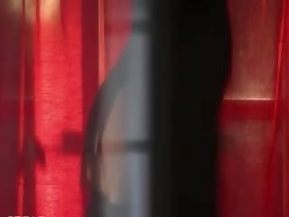 女同志 blackhair 有 獨奏 行動