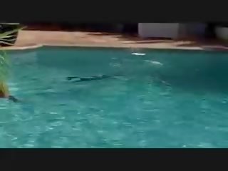 Enticing bjonde në e zezë çorape të gjata merr pidh thau dhe fucked