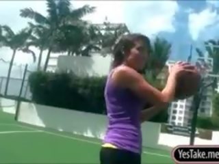 Stately 巨乳 gf 追 莱德 屁股 拍着