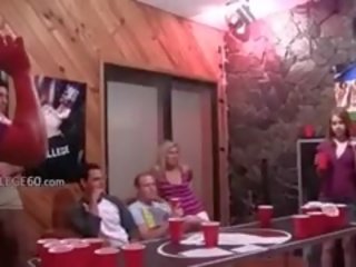 Колеж groupsex шибане при на парти