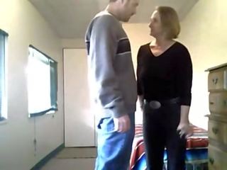 Lanlord angela fucks kolledž youth for rent