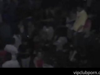 Magnificent teenies flashing peachy pussies ýubkasyny jyklamak at a vip se