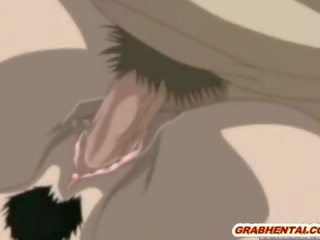 Nervózní anime coed panna s obrovský klepadla dostane šroubované