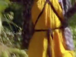 開盤 孔 嘴唇 在戶外