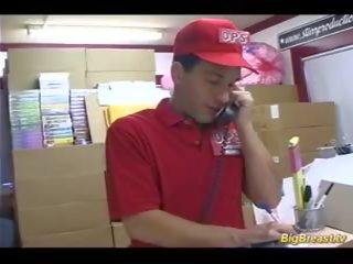 大 乳房 diva 得到 性交 和 tittyfucked 为 附带