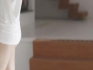 Edinstvena blackhaired ženska s pege