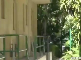 운이 좋은 친구 항문의 나사 큰 비키니 여신
