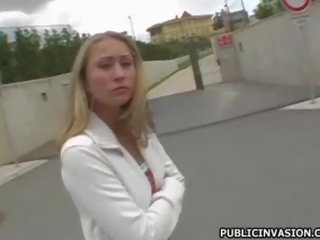 漂亮 青少年 seductress lowers 研究員