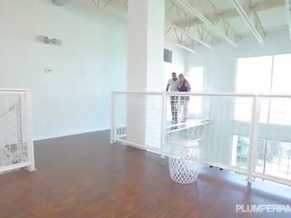 Vui thích hút thuốc mẹ tôi đã muốn fuck lila stately