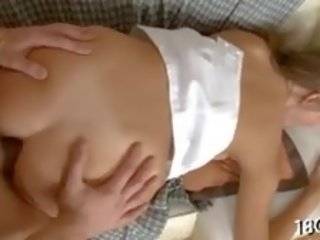 Deflowering a タイト 下品な 割れ目