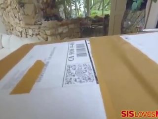 阿什利 亚当斯 sneaky stepbro stole 该 batteries 从 她的 振子