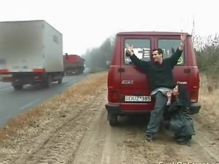 Pubblico cazzo su traffico strada