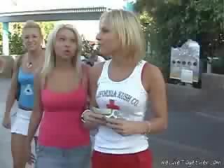 Lezboes на в zoo!
