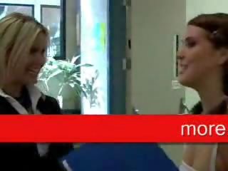 Blond kotě a ryšavý lesbička feminine špinavý film xxx klip pt1