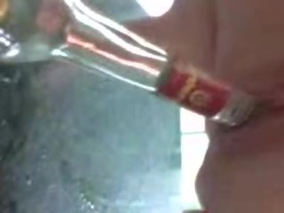 Masturboimassa kanssa a pullo