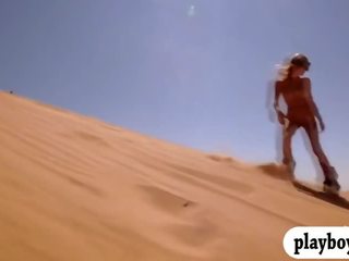 ボインの badass 女の子 愛し sandboarding と その他 activities