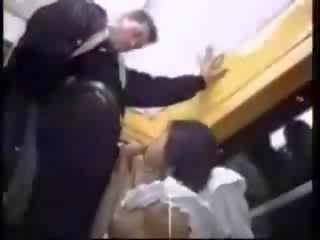 Irklararası karı içinde uyuyan klips