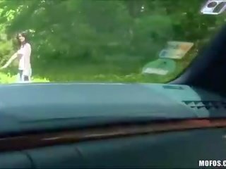Kráska misses vlak a potřeby a jízda