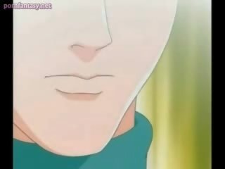 Plachý hentai dostane vyprštěná podle zdravotní osoba