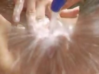 打 同 水 软管 和 我的 孔