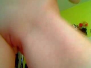 Sampurna damsel burungpun play and strips on cam video