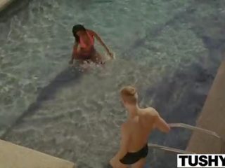 Tushy.com гаряча сестра отримує анал від brothers partner <span class=duration>- 11 min</span>