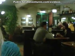 金发 mademoiselle 表现 奶 在 该 cafe