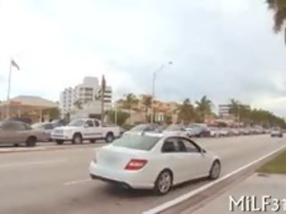 Veliko oprsje milf prijateljica je pridobivanje ji težko up muca zajebal