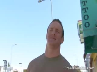Lascivious asia amatir fucks a lucky adolescent immediately after her mobil breaks down on the jalan