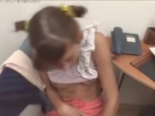 משרד נוער pose שיערי כוס