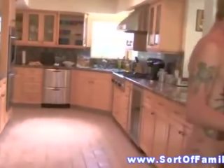 Реален основен аматьори стъпка мама deepthroats тя стъпка син