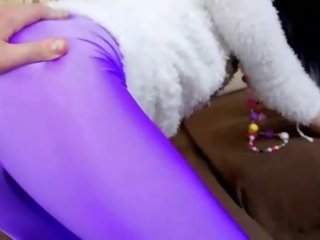 可愛 青少年 女士 越來越 她的 屁股 鑽