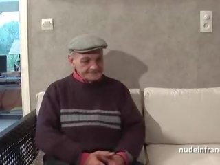 FFM Two french brunette sharing an old man shaft of Papy Voyeur