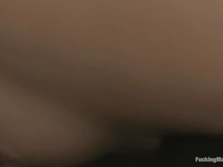 緊 查理 萊恩 界 到 divan 和 機 性交
