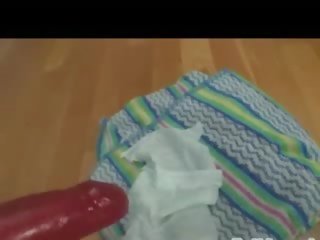 超 甜 有吸引力 黑发 和 她的 屁股