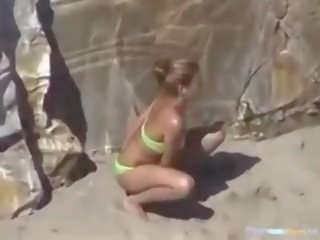 狗交媾般 匆匆 公 海灘