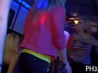 二 waiters クソ 1 恋人